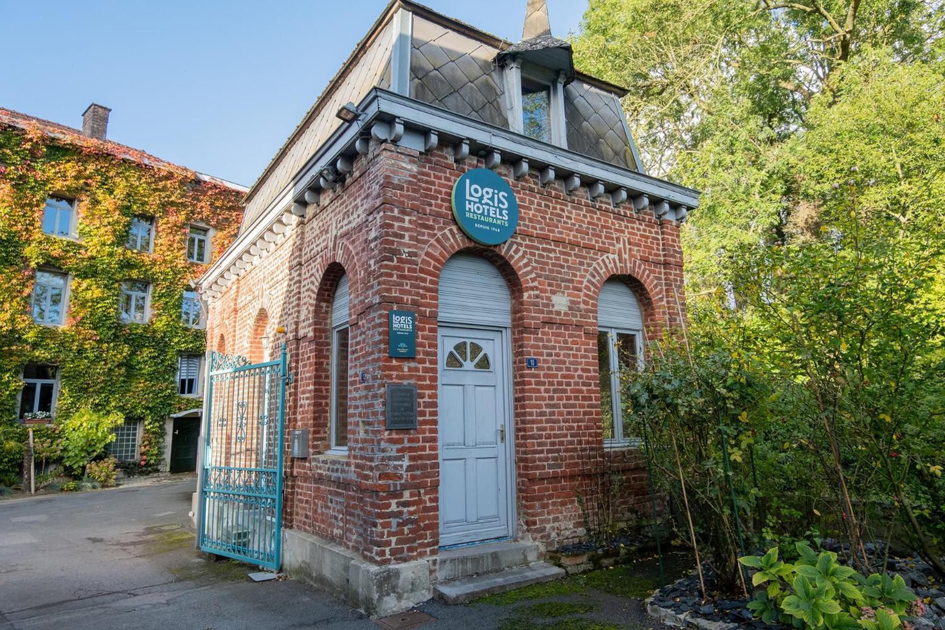 Logis Hotel-Restaurant - Le Moulin D'Artres 外观 照片